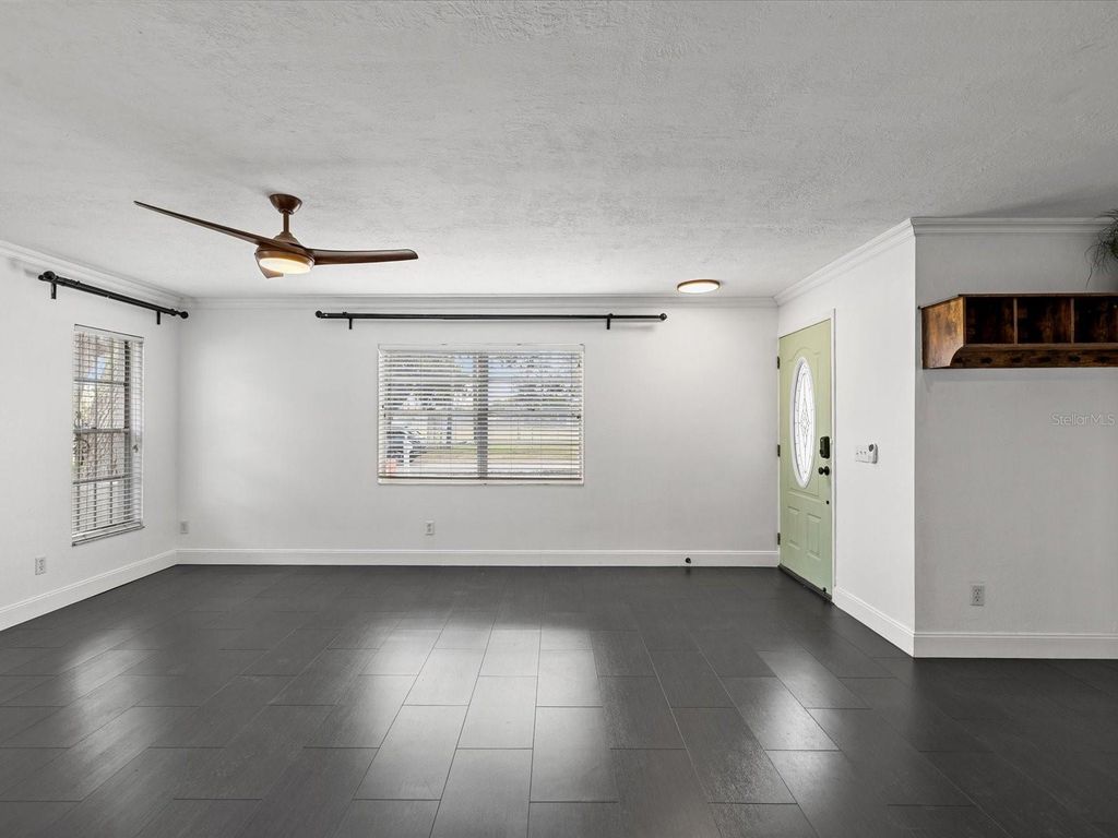 Image 5 of property listing at 2113 W PERIO STREET, Tampa, FL 33612