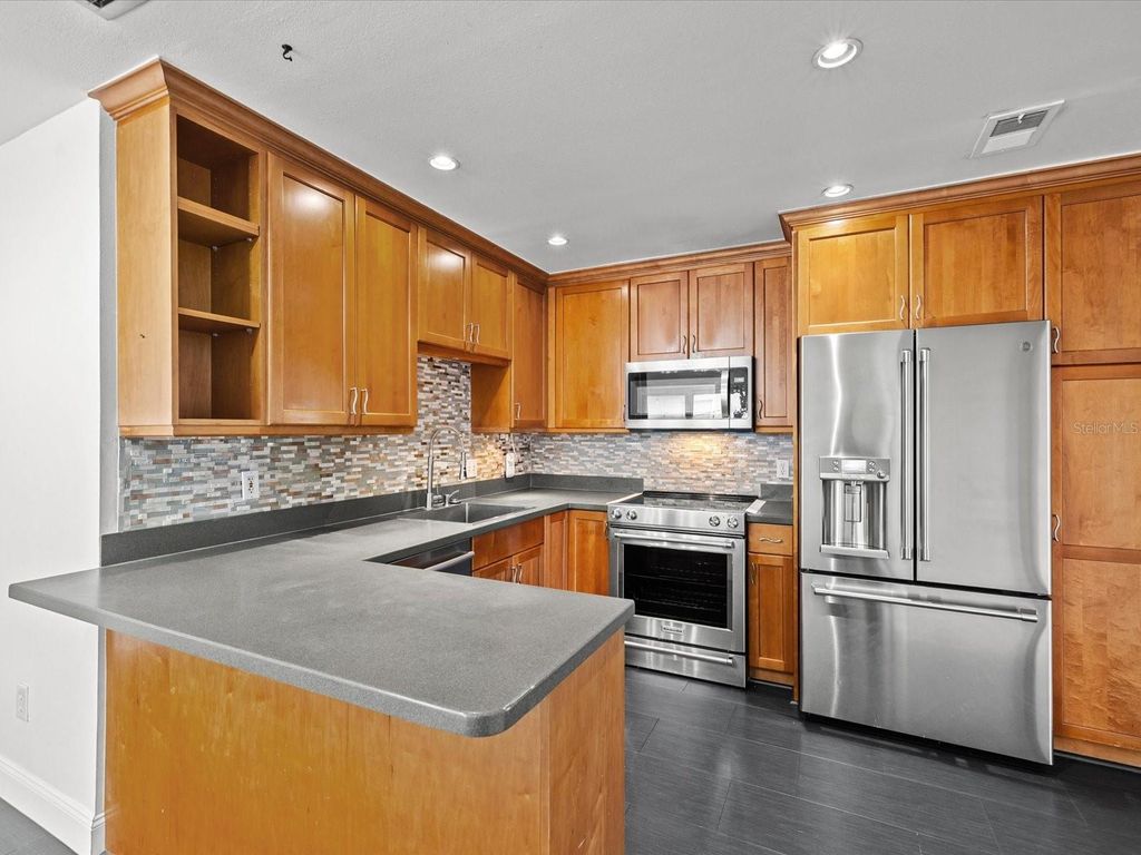 Image 10 of property listing at 2113 W PERIO STREET, Tampa, FL 33612