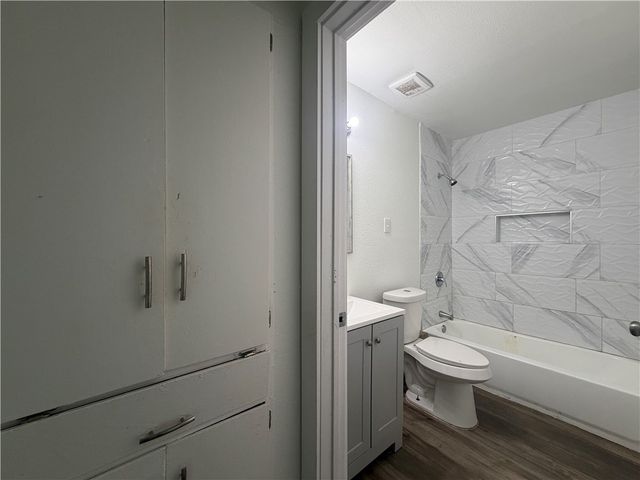 4942 Anthony St, Corpus Christi, TX 78415