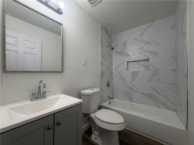 4942 Anthony St, Corpus Christi, TX 78415