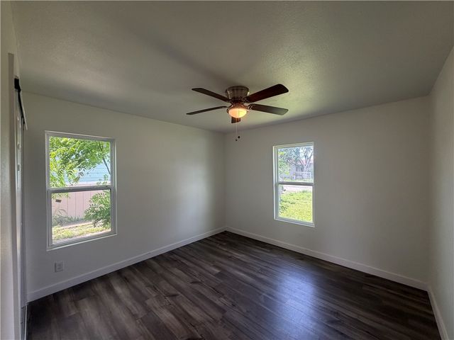 4942 Anthony St, Corpus Christi, TX 78415