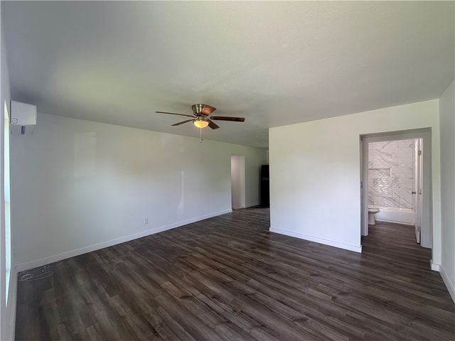 4942 Anthony St, Corpus Christi, TX 78415
