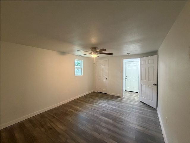 4942 Anthony St, Corpus Christi, TX 78415