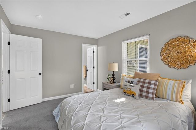 117 Jenness LN, Newport News, VA 23602