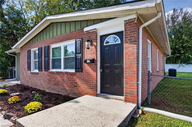 117 Jenness LN, Newport News, VA 23602