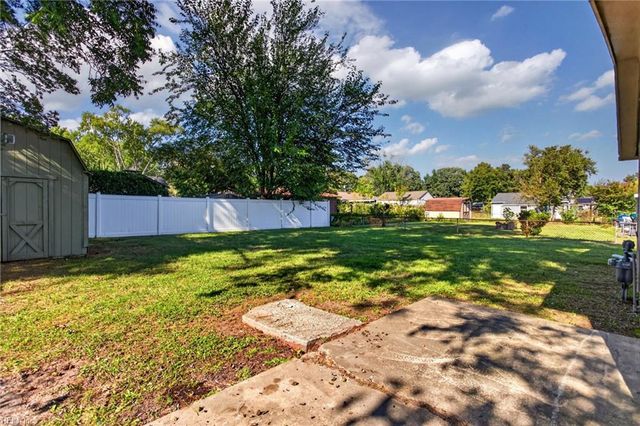 117 Jenness LN, Newport News, VA 23602