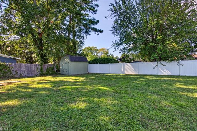 117 Jenness LN, Newport News, VA 23602