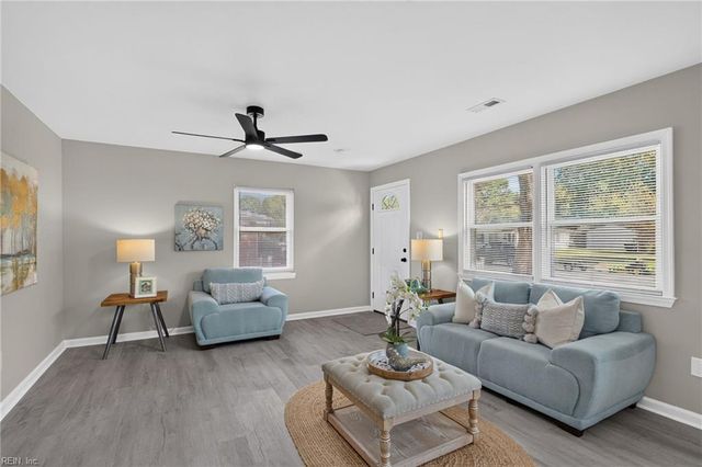 117 Jenness LN, Newport News, VA 23602