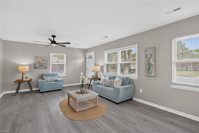 117 Jenness LN, Newport News, VA 23602
