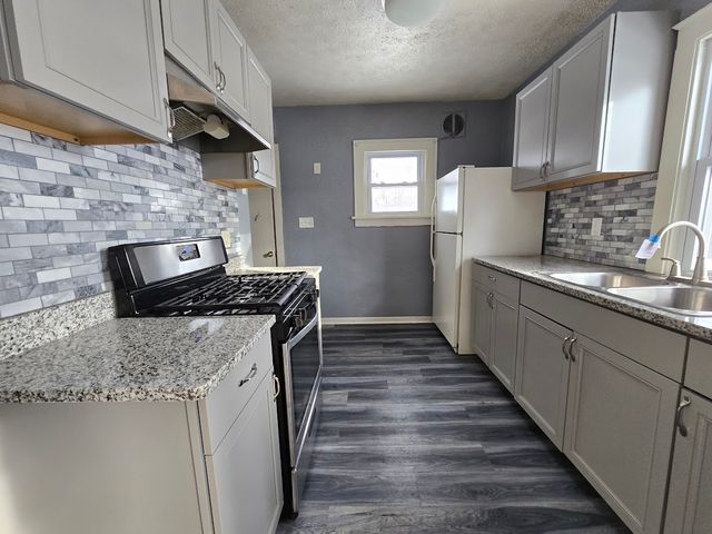 2103 N Court Street, Rockford, IL 61103