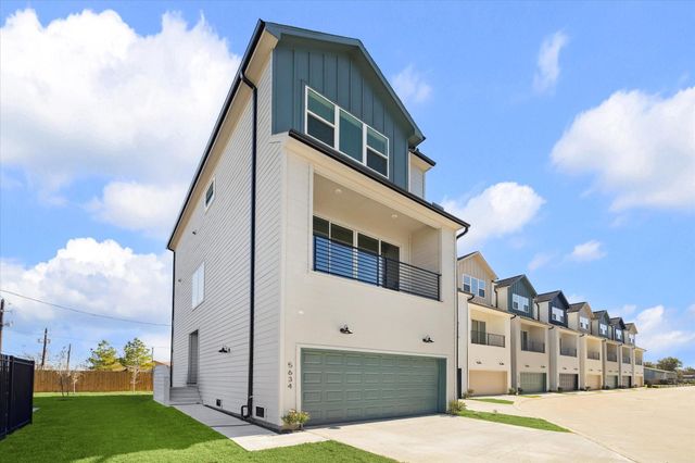 5632 Camino Encantado Drive, Houston, TX 77091