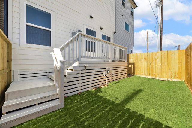 5632 Camino Encantado Drive, Houston, TX 77091