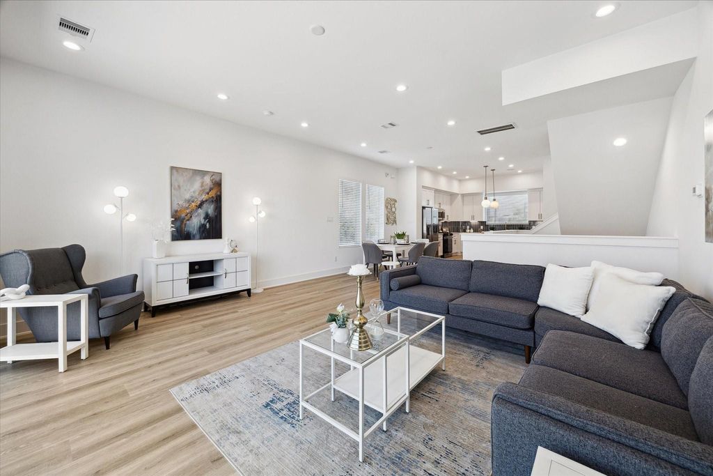 5632 Camino Encantado Drive, Houston, TX 77091