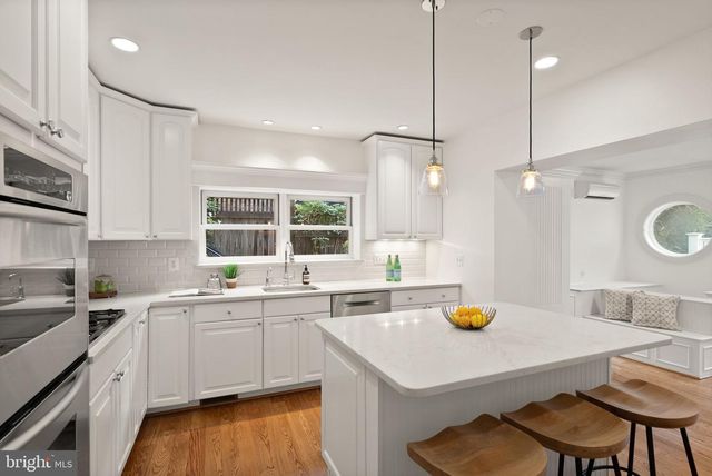 5246 LOUGHBORO RD NW, Washington, DC 20016
