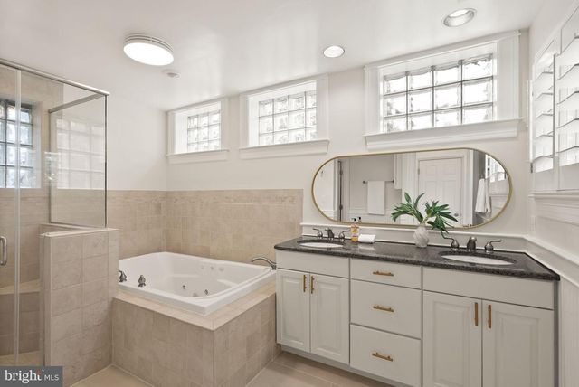 5246 LOUGHBORO RD NW, Washington, DC 20016