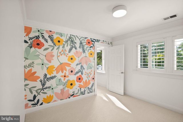 5246 LOUGHBORO RD NW, Washington, DC 20016
