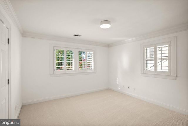 5246 LOUGHBORO RD NW, Washington, DC 20016