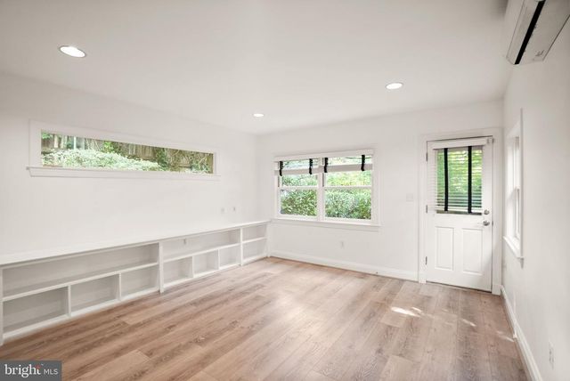 5246 LOUGHBORO RD NW, Washington, DC 20016