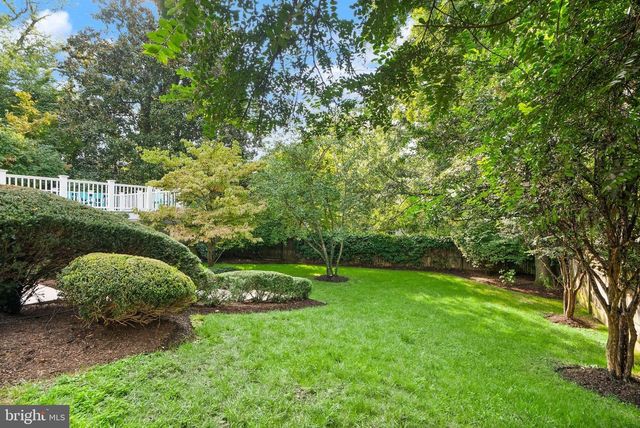 5246 LOUGHBORO RD NW, Washington, DC 20016