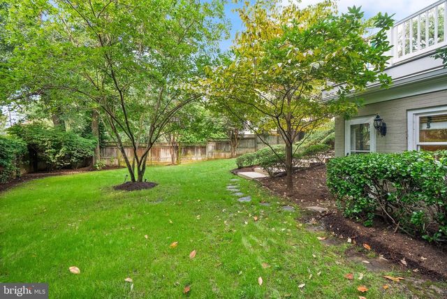 5246 LOUGHBORO RD NW, Washington, DC 20016