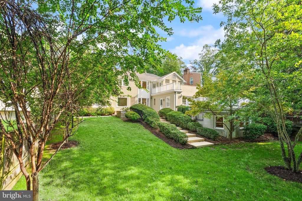 5246 LOUGHBORO RD NW, Washington, DC 20016