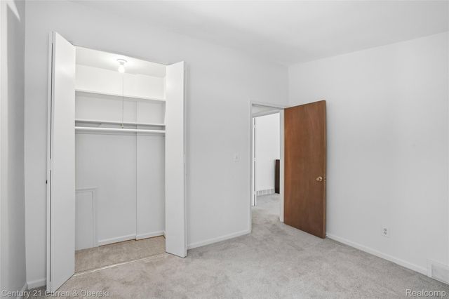 7479 N Charlesworth Street, Dearborn Heights, MI 48127