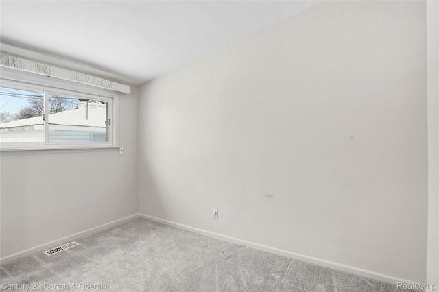 7479 N Charlesworth Street, Dearborn Heights, MI 48127