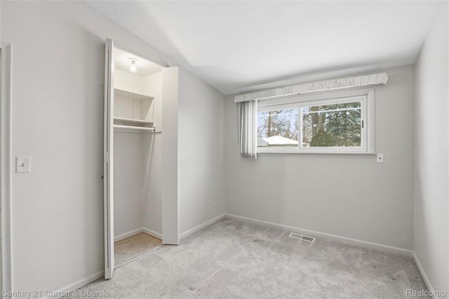 7479 N Charlesworth Street, Dearborn Heights, MI 48127