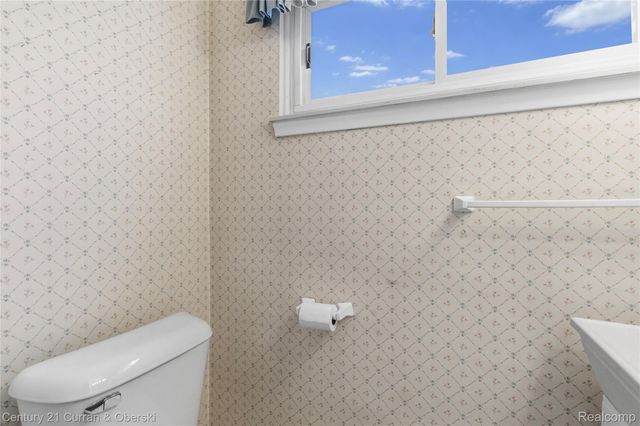 7479 N Charlesworth Street, Dearborn Heights, MI 48127