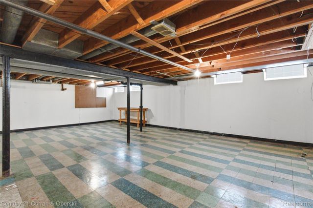 7479 N Charlesworth Street, Dearborn Heights, MI 48127