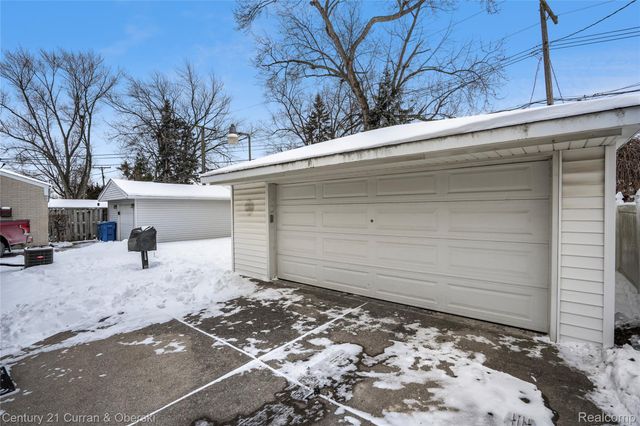 7479 N Charlesworth Street, Dearborn Heights, MI 48127