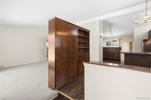 7479 N Charlesworth Street, Dearborn Heights, MI 48127