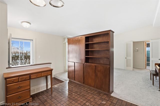 7479 N Charlesworth Street, Dearborn Heights, MI 48127