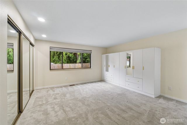 923 S 244th Place, Des Moines, WA 98198
