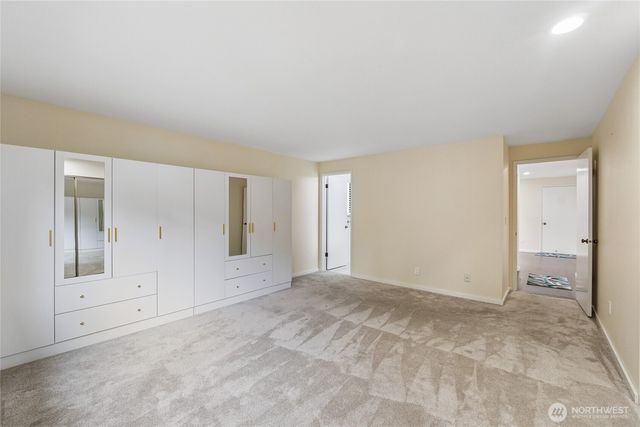 923 S 244th Place, Des Moines, WA 98198