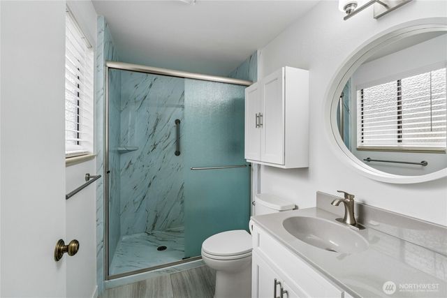 923 S 244th Place, Des Moines, WA 98198