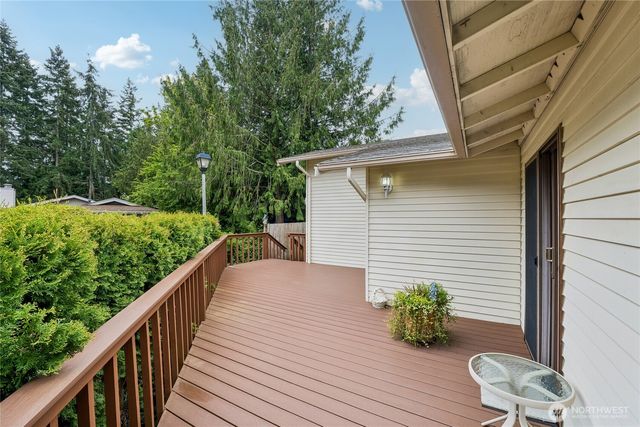 923 S 244th Place, Des Moines, WA 98198