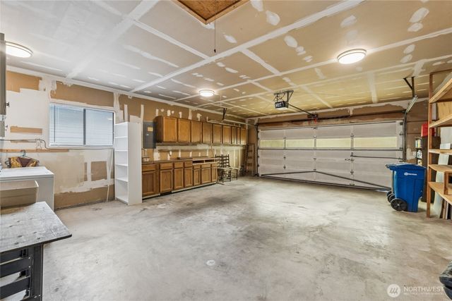 923 S 244th Place, Des Moines, WA 98198