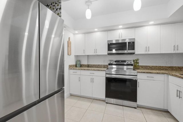 108 Royal Park Drive 1d, Oakland Park, FL 33309