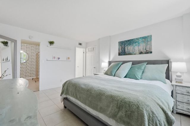 108 Royal Park Drive 1d, Oakland Park, FL 33309