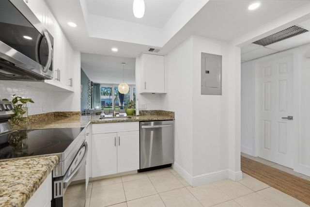 108 Royal Park Drive 1d, Oakland Park, FL 33309