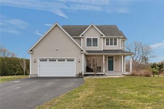 67 Fairview Lane, Portsmouth, RI 02871