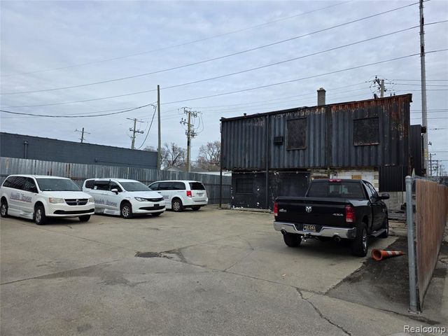 13501 Auburn Street, Detroit, MI 48223