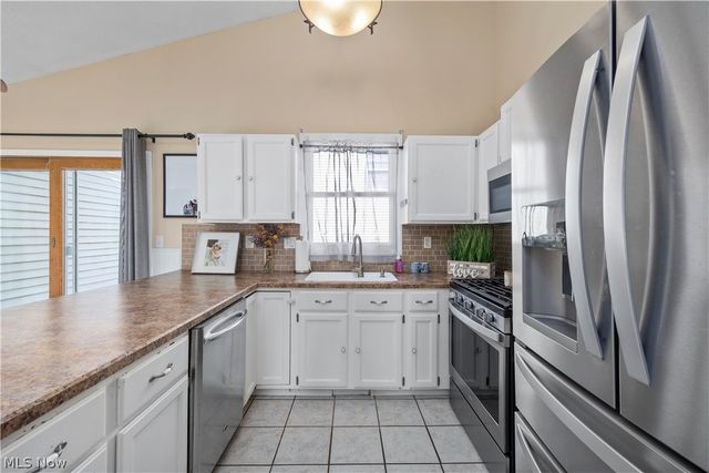 5943 Eastview Avenue, North Ridgeville, OH 44039