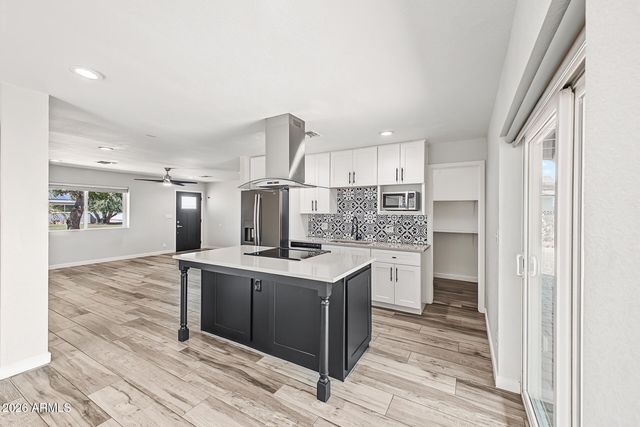 827 W ROMO JONES Street, Tempe, AZ 85281