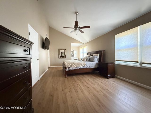 45 Pine Street, Keyport, NJ 07735