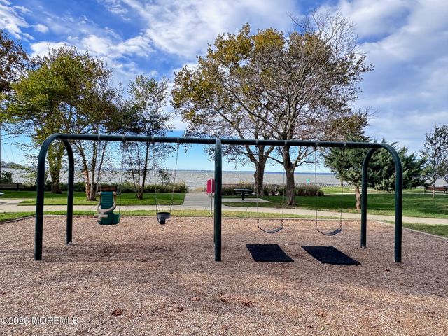 45 Pine Street, Keyport, NJ 07735