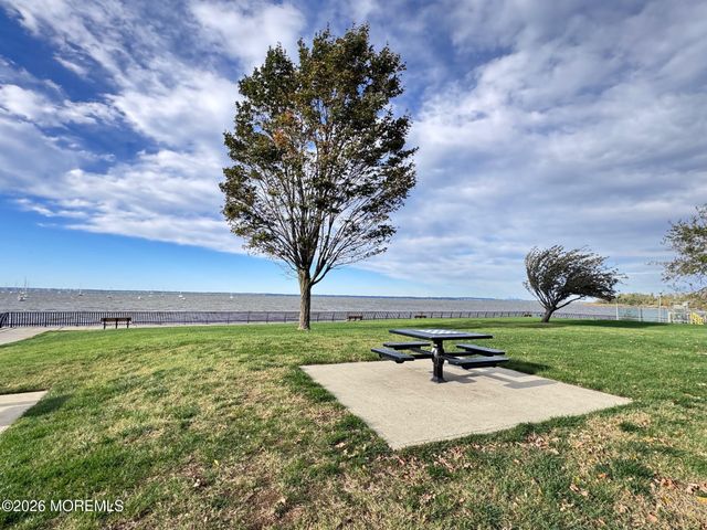45 Pine Street, Keyport, NJ 07735