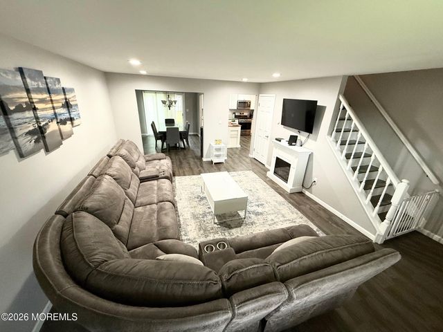 45 Pine Street, Keyport, NJ 07735