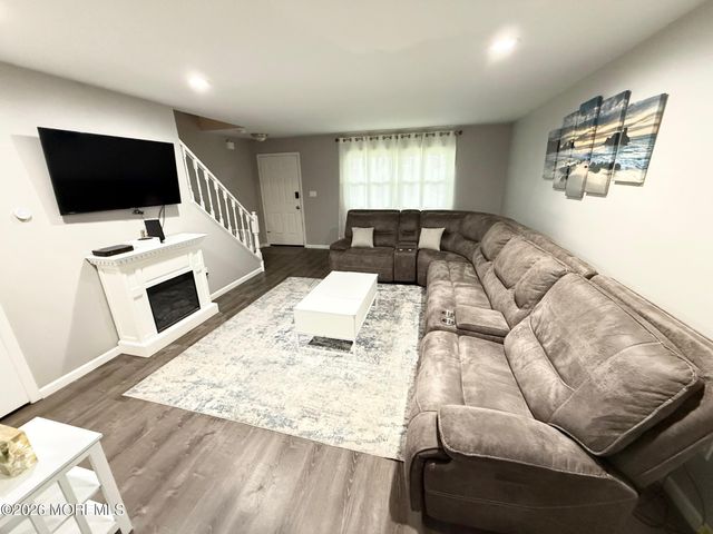 45 Pine Street, Keyport, NJ 07735
